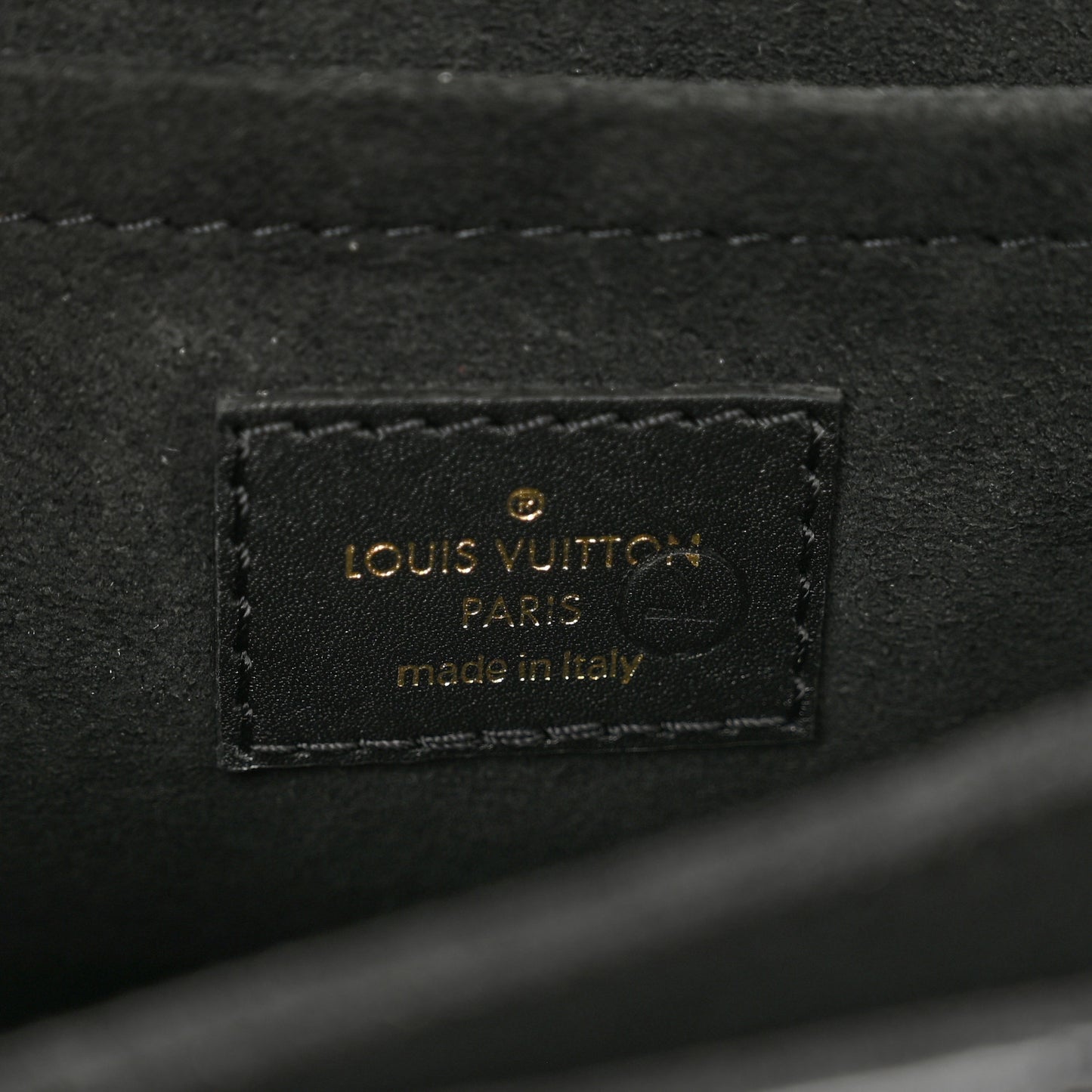 Calfskin New Wave Chain PM NM Black