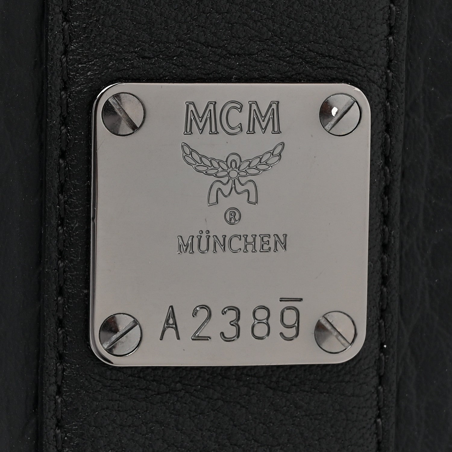 MCM Visetos Medium Liz Reversible Shopper Tote Black 10 of 19