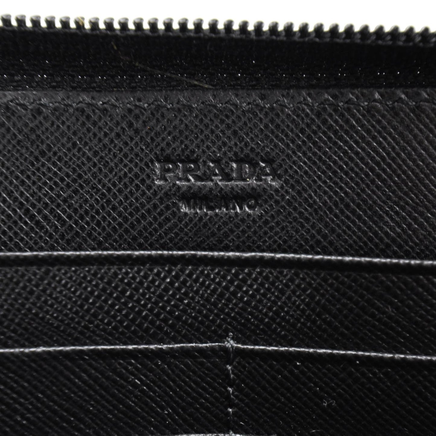 Saffiano Zip Around Wallet Nero