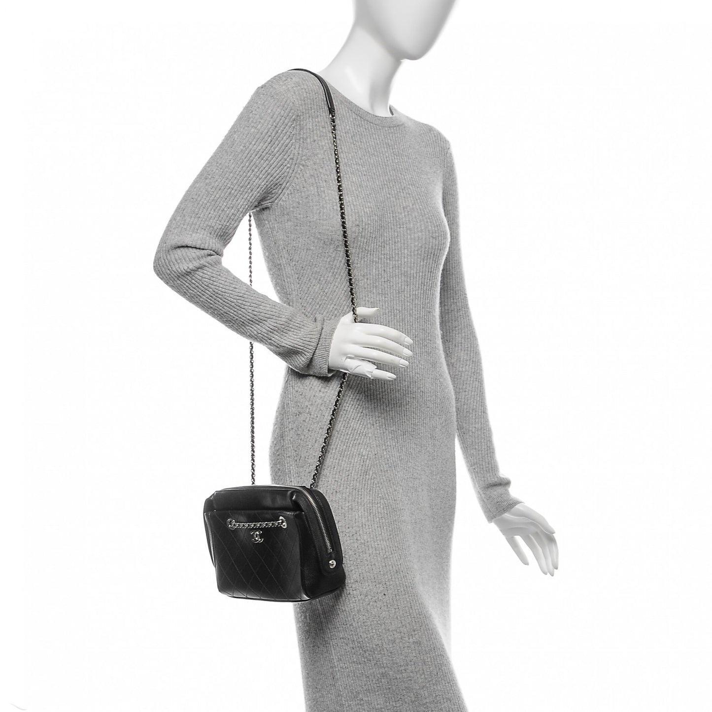 Caviar Calfskin Quilted Magnetic Shoulder Bag Black