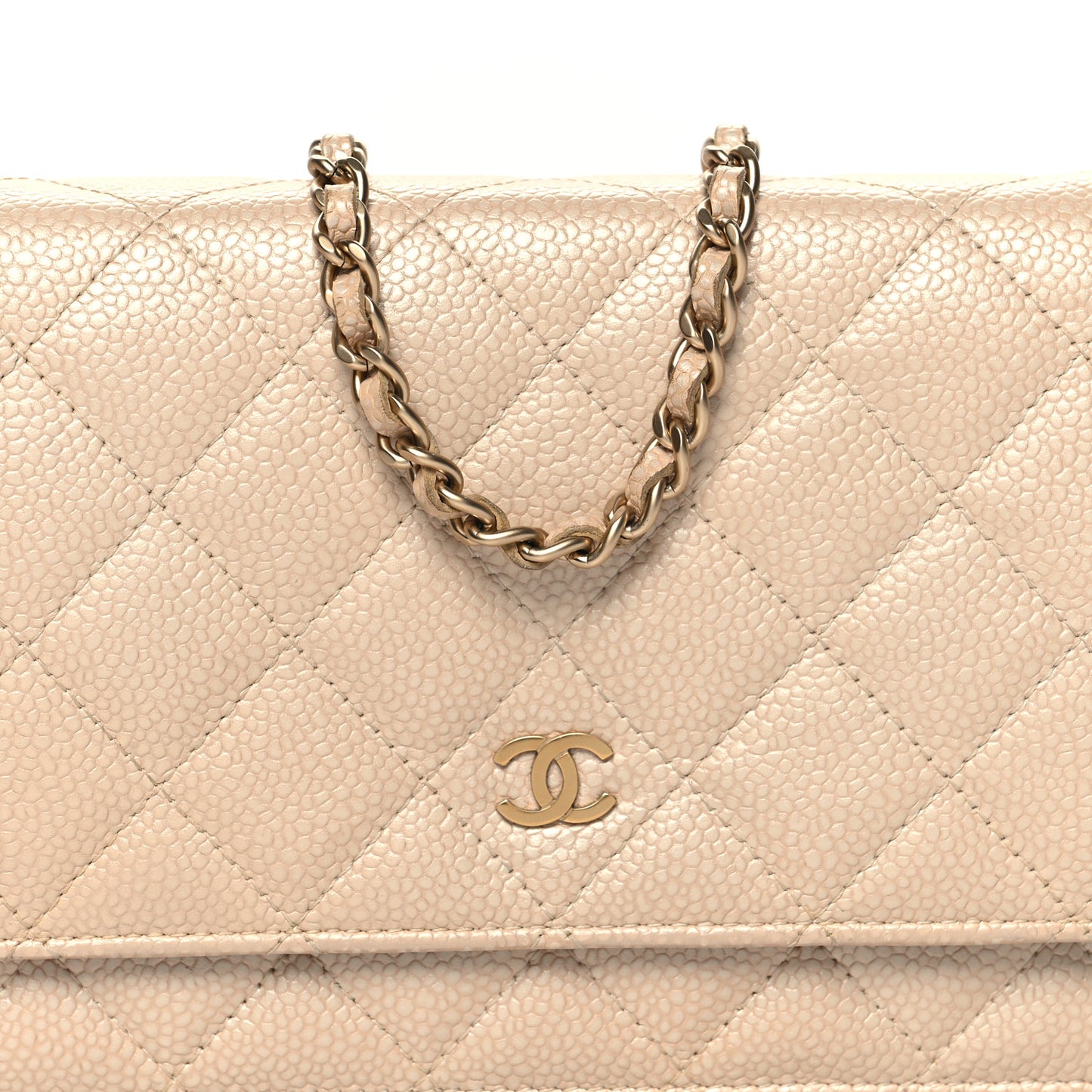 Pearly Caviar Quilted Wallet On Chain WOC Beige