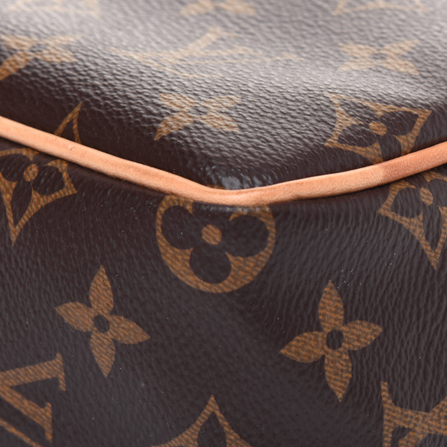Louis Vuitton Monogram Toiletry Bag 25 13 of 15