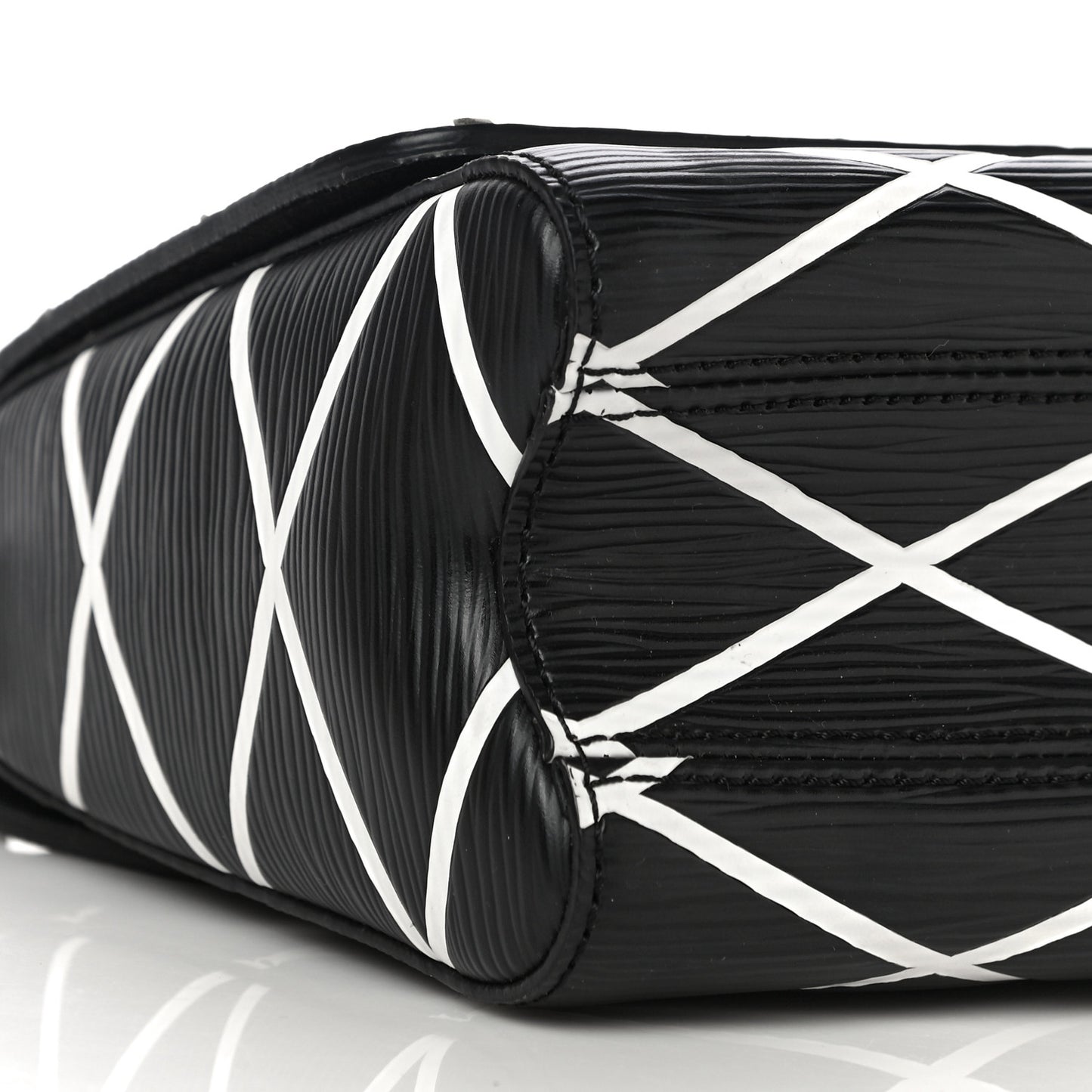 Epi Malletage Twist Shoulder Bag PM Black