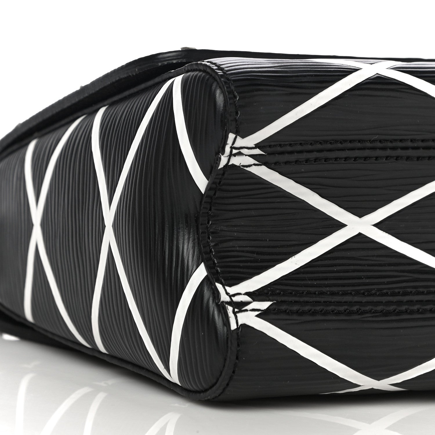 Louis Vuitton Epi Malletage Twist Shoulder Bag PM Black 8 of 9