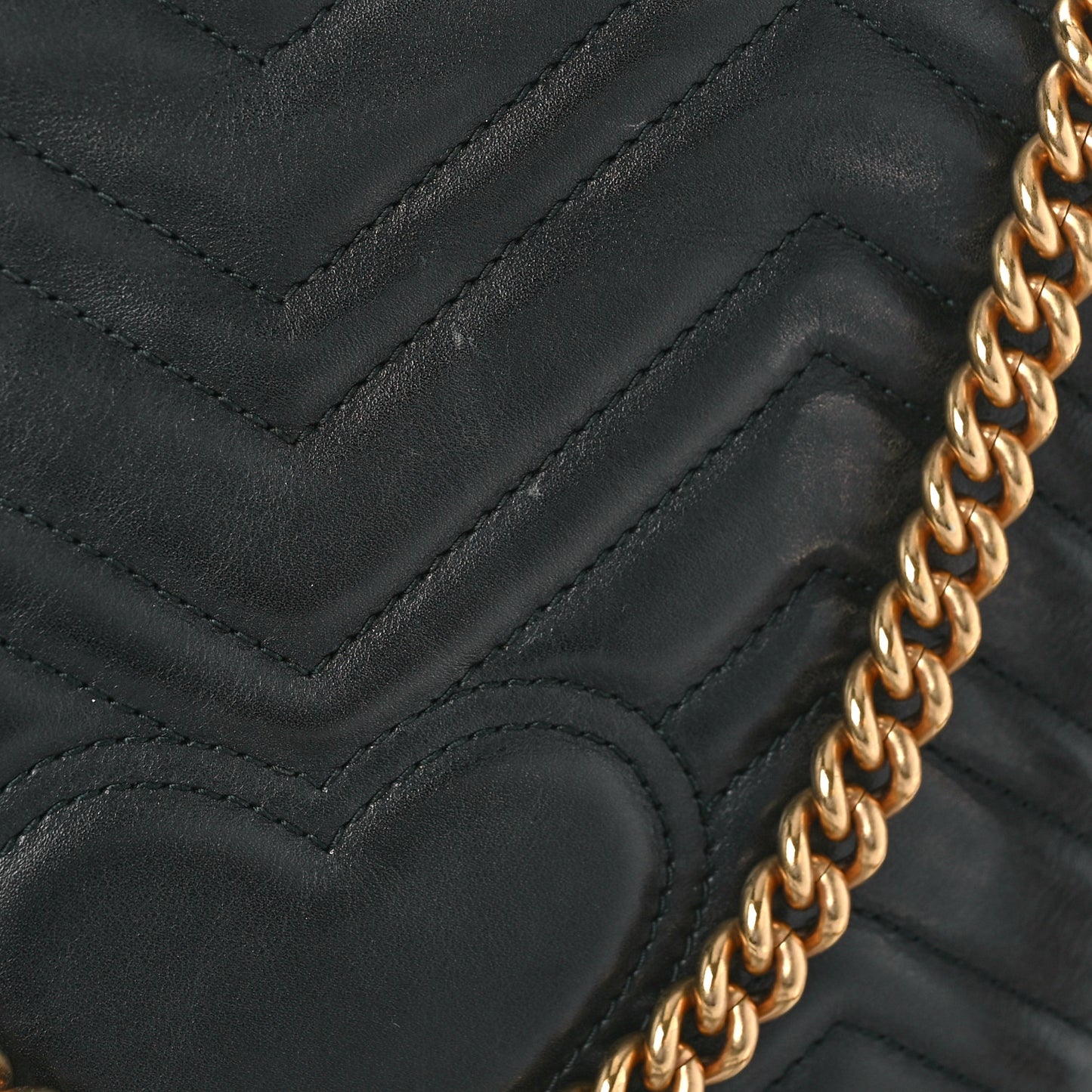Calfskin Matelasse Medium GG Marmont Shoulder Bag Black