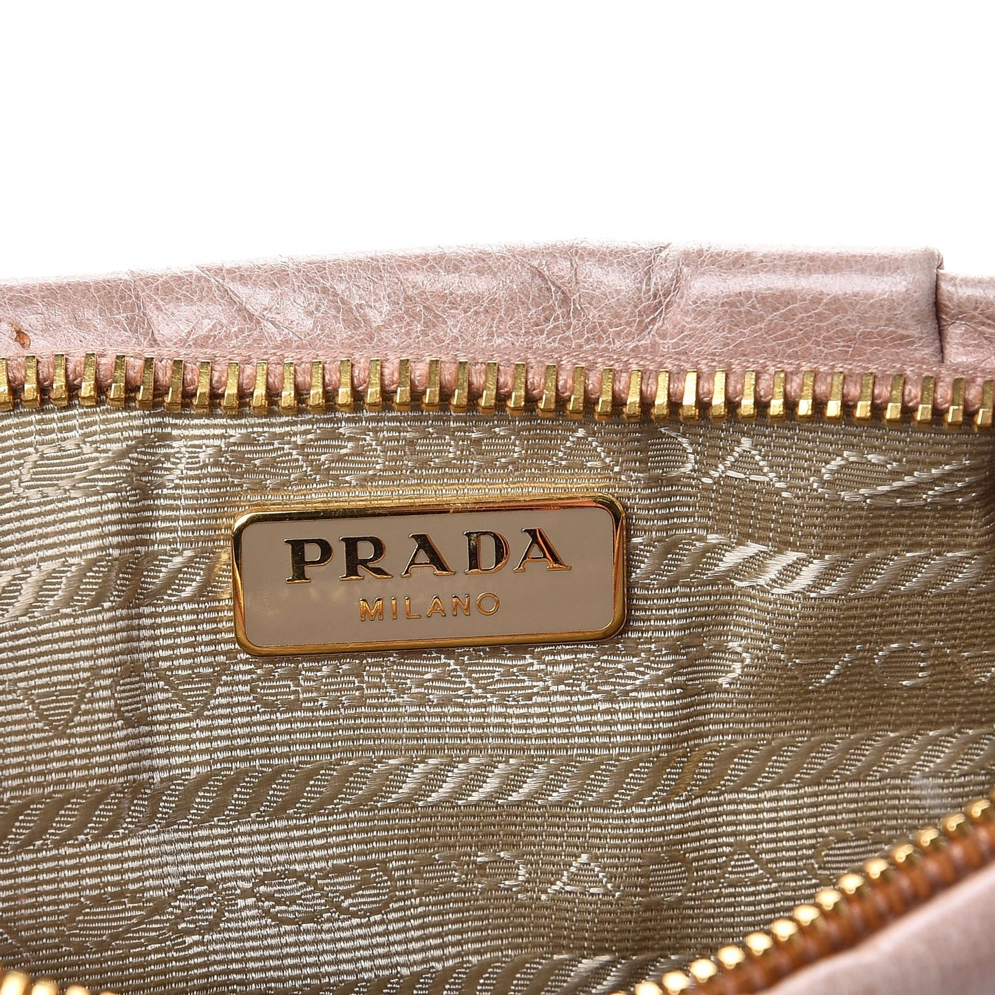 Vitello Shine Wristlet Cipria