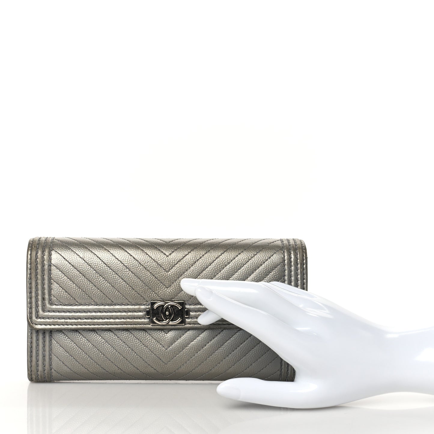 Metallic Caviar Chevron Quilted Large Boy Gusset Flap Wallet Silver