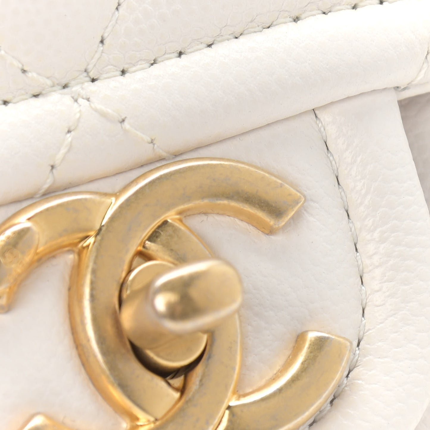 Caviar Quilted Medium Sweet Classic Flap White