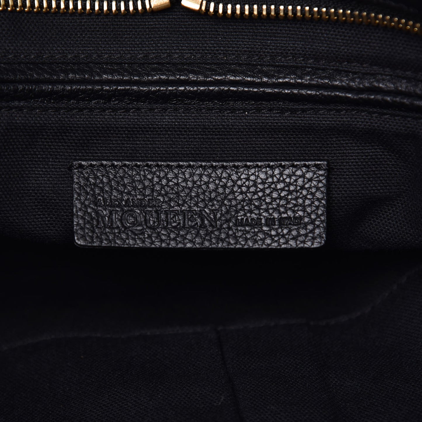 Pebbled Calfskin Large Skull Padlock Zip Around Tote Black