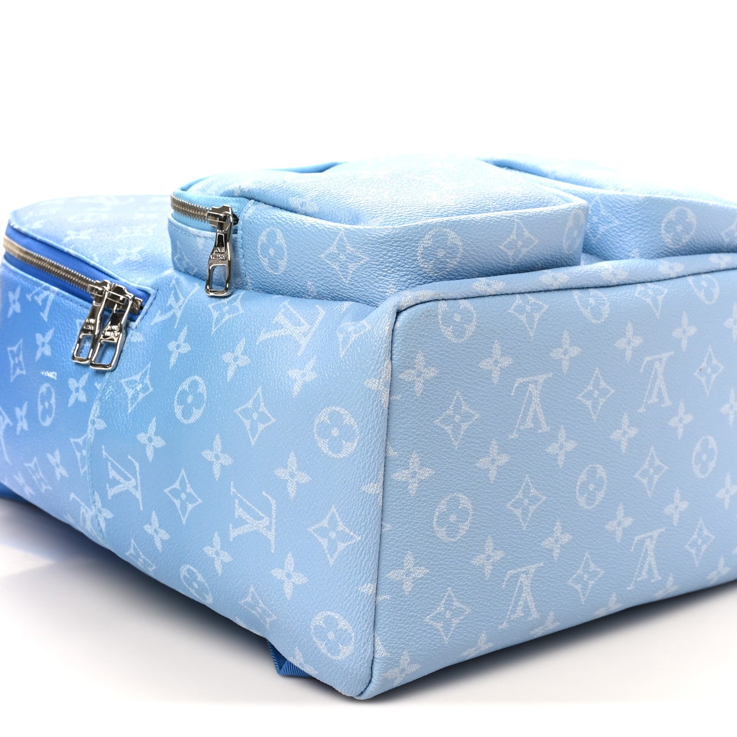 louis vuitton cloud backpack Blue & White Monogram Savonches and keys. RETAIL - Louis Vuitton 'Clouds'