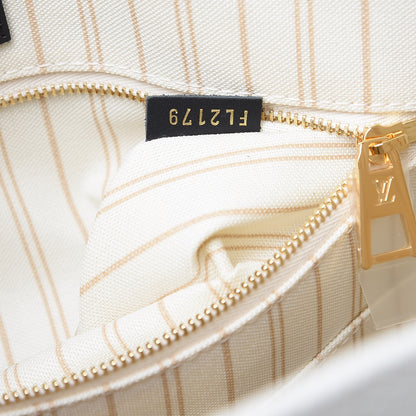 Louis Vuitton Monogram Giant Jungle Onthego GM Ivory 7 of 10