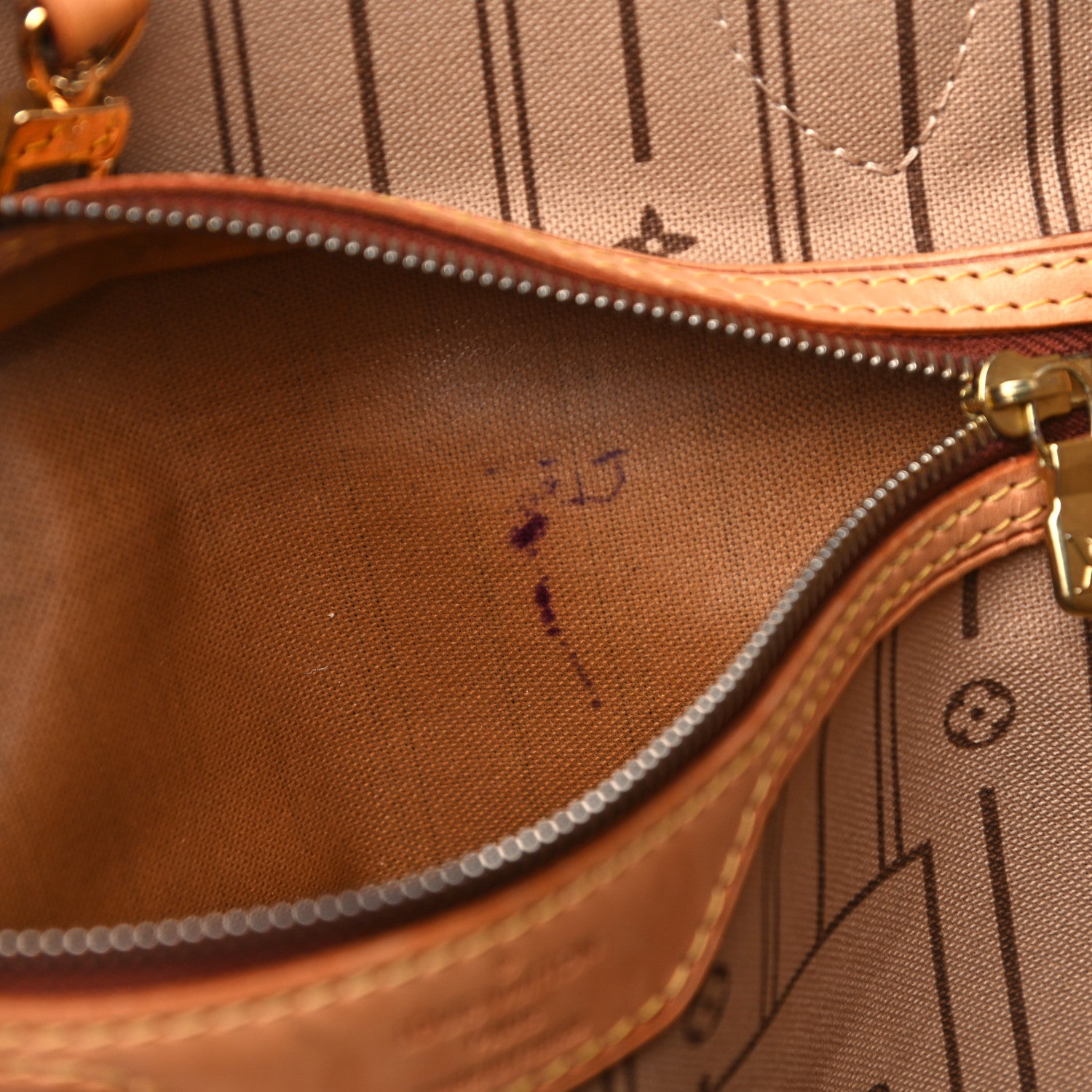Louis Vuitton Monogram Neverfull MM 21 of 31
