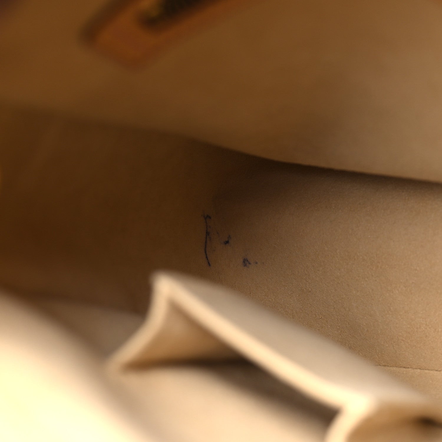 Louis Vuitton Monogram Looping GM 9 of 10