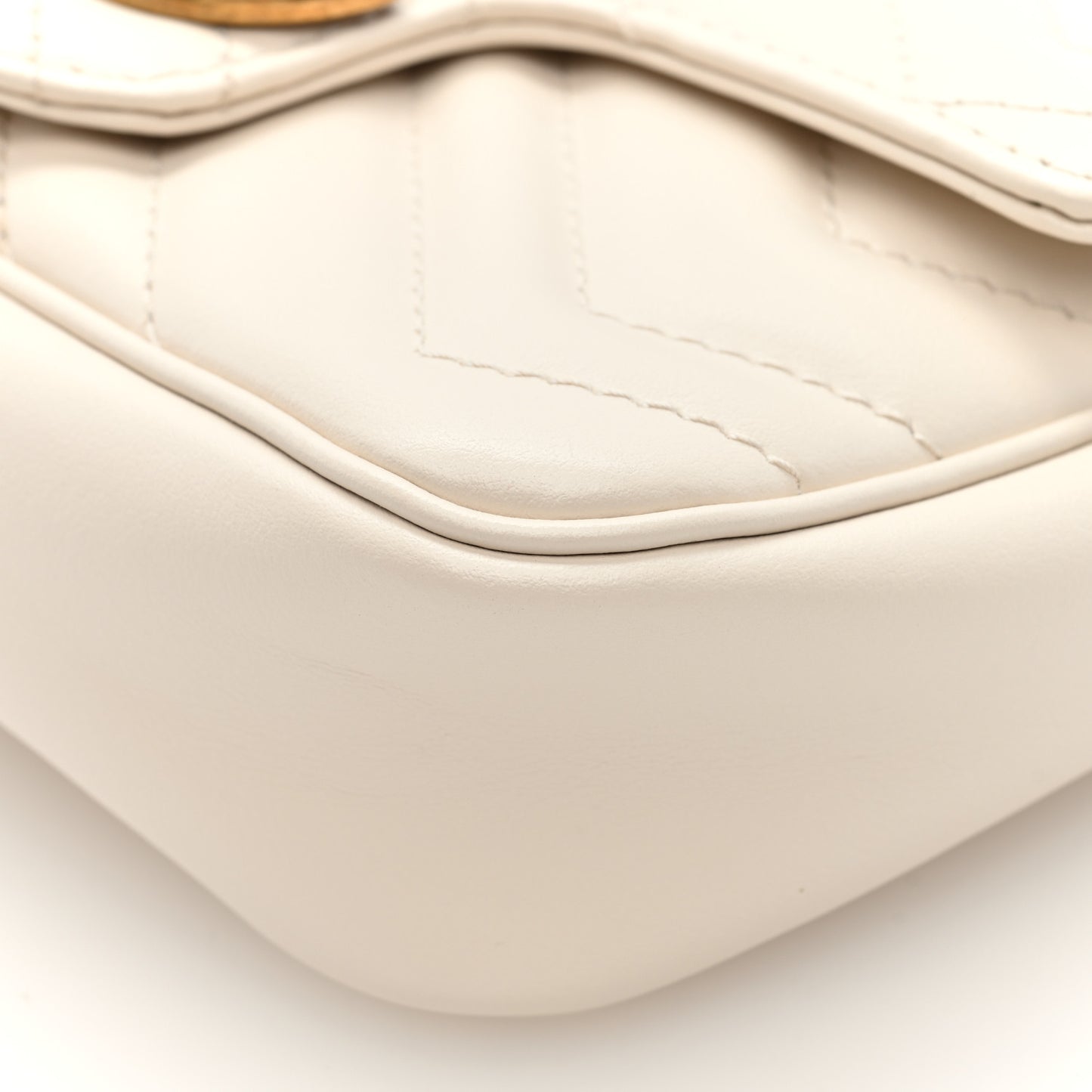 Calfskin Matelasse Super Mini GG Marmont Shoulder Bag White