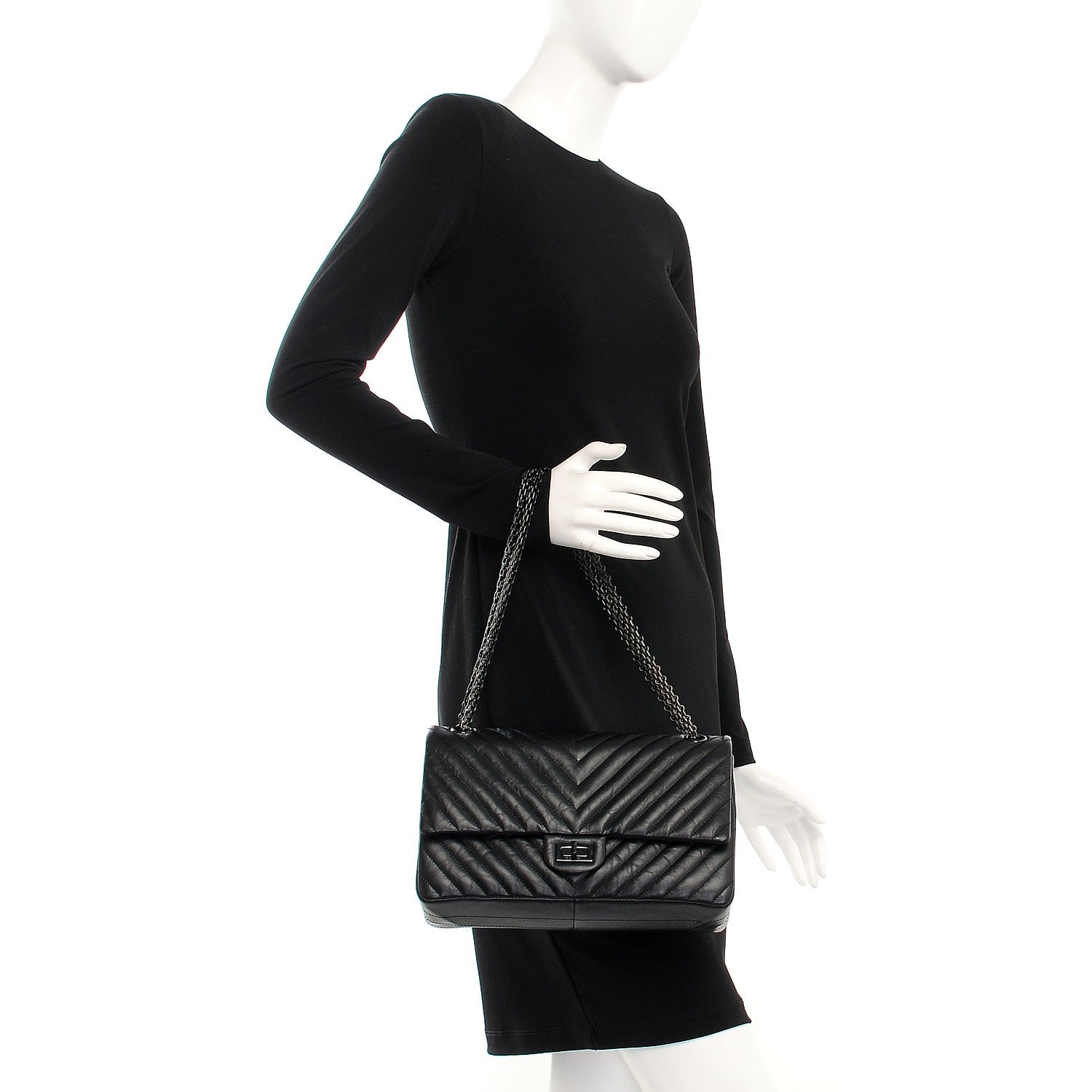 Chanel Aged Calfskin Chevron 2.55 Reissue 226 So Black 2 of 8