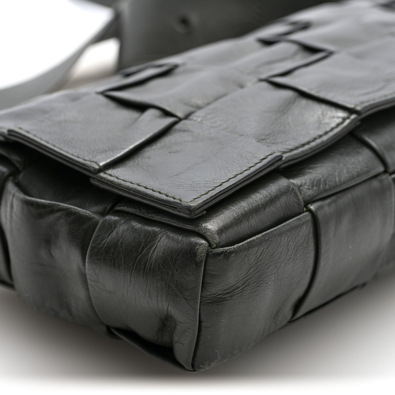 Bottega Veneta Paper Calfskin Intrecciato Stretch Cassette Camping 9 of 10