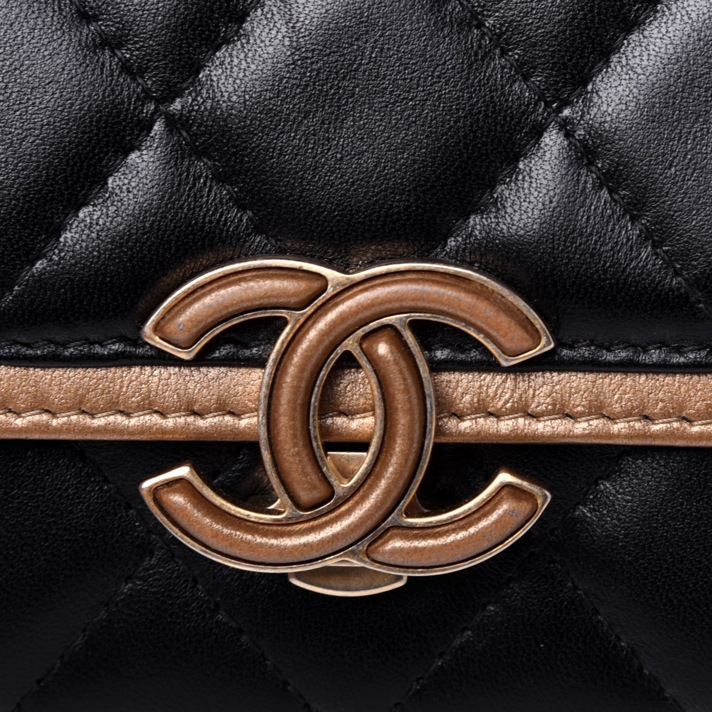 Lambskin Quilted CC Chic Flap Card Holder Black Gold