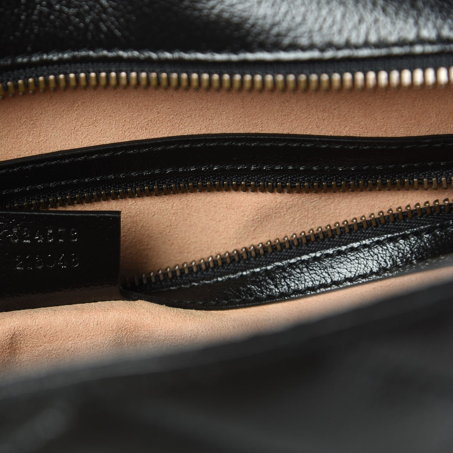 Vintage Calfskin Matelasse Medium GG Marmont Slim Tote Black