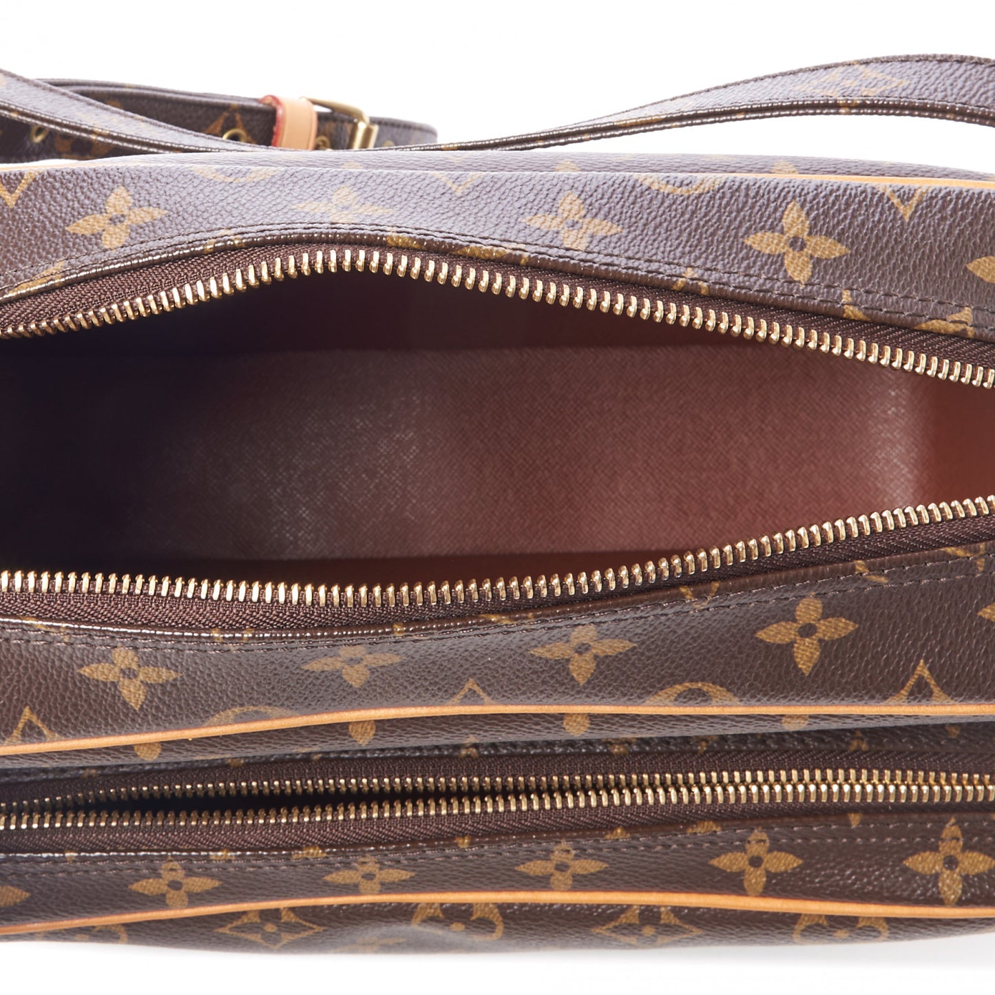 Monogram Nil 28