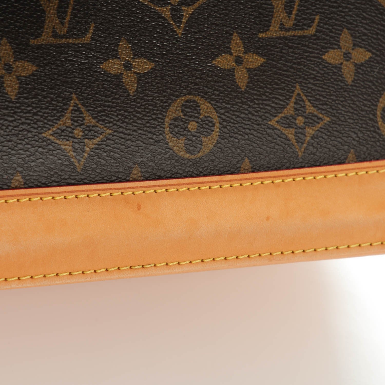 Louis Vuitton Monogram Alma PM 2 of 10