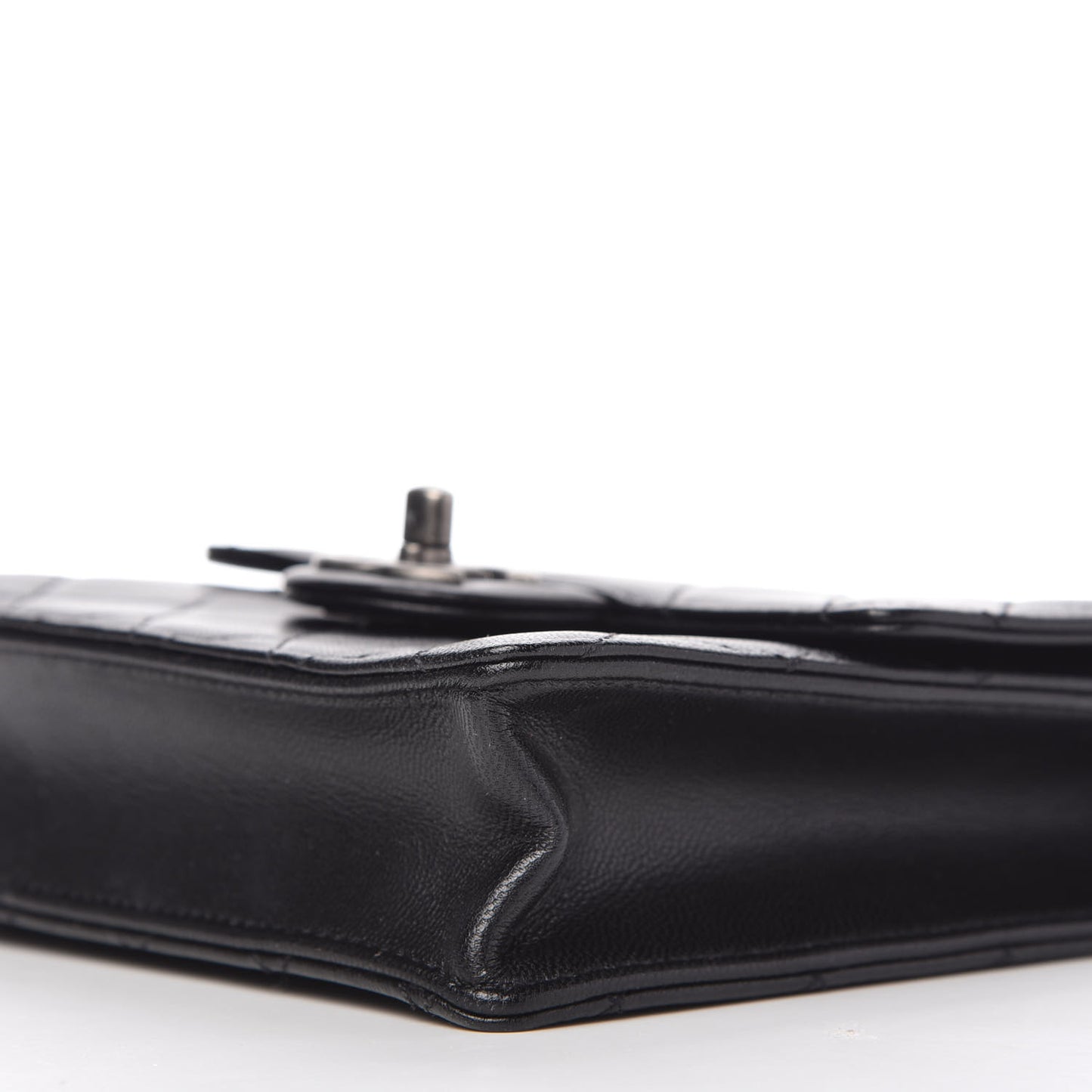 Lambskin Quilted Chic Pearls Flap Black