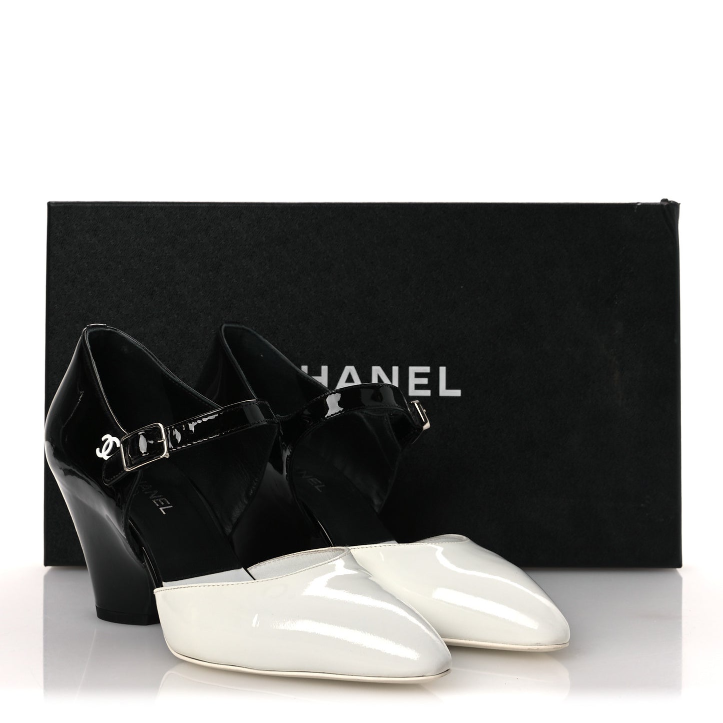 Patent Calfskin CC Pumps 37 White Black