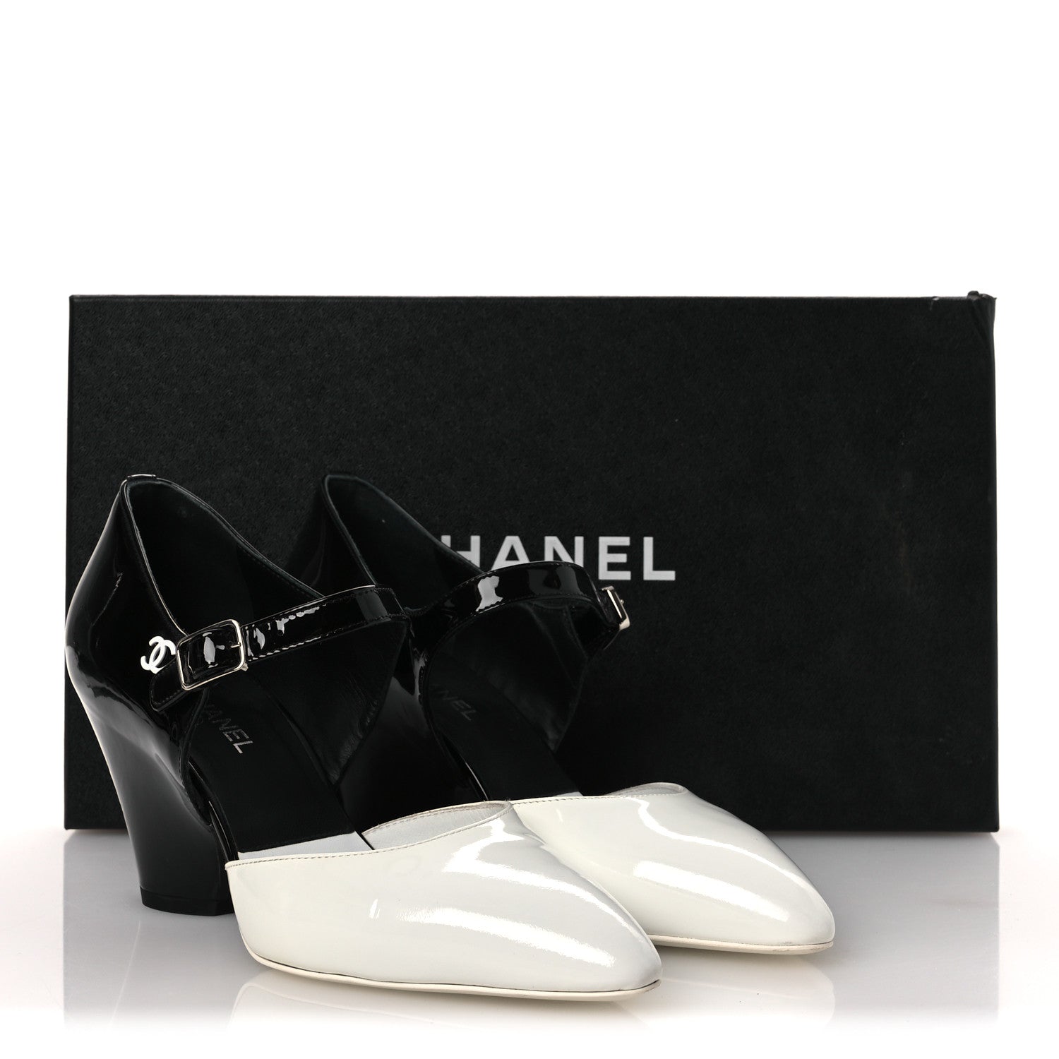 Chanel Patent Calfskin CC Pumps 37 White Black 12 of 12