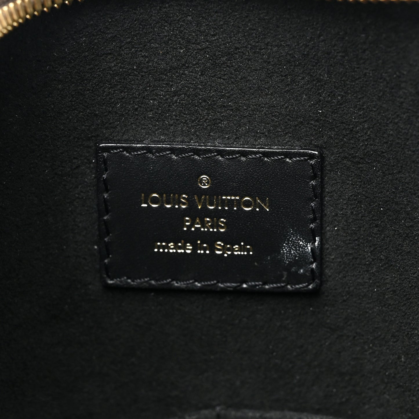 Monogram V Tote MM Khaki Cream