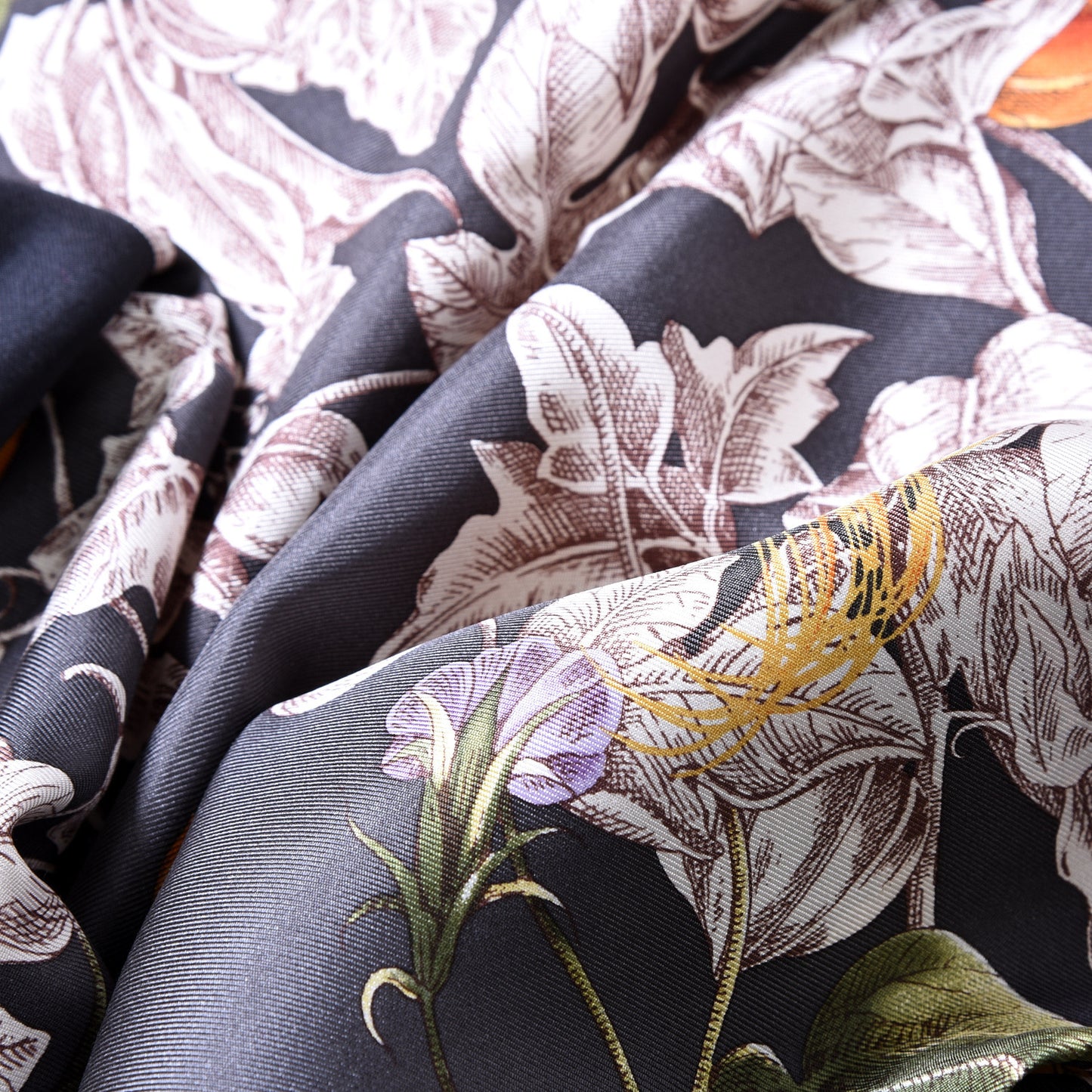 Silk Twill Wondergardenia Square Scarf Anthracite