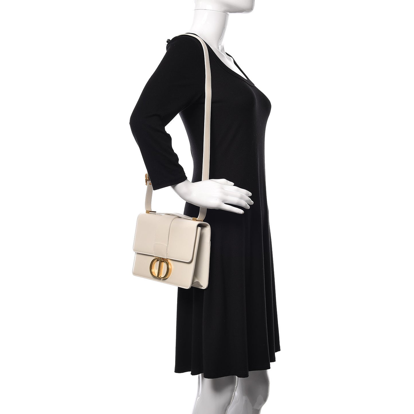 Box Calfskin 30 Montaigne Flap Bag Latte
