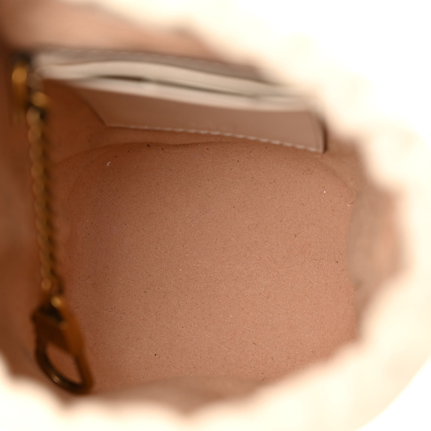 Calfskin Matelasse Mini GG Marmont 2.0 Bucket Bag White