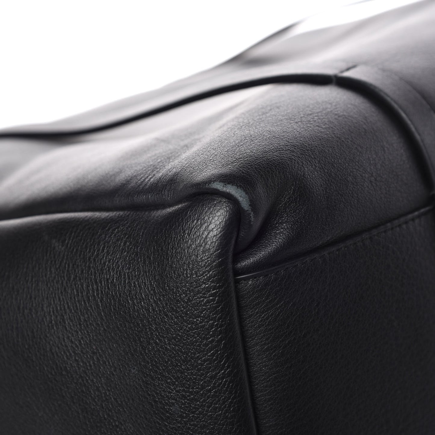 Pebbled Calfskin Medium Everyday Tote Black