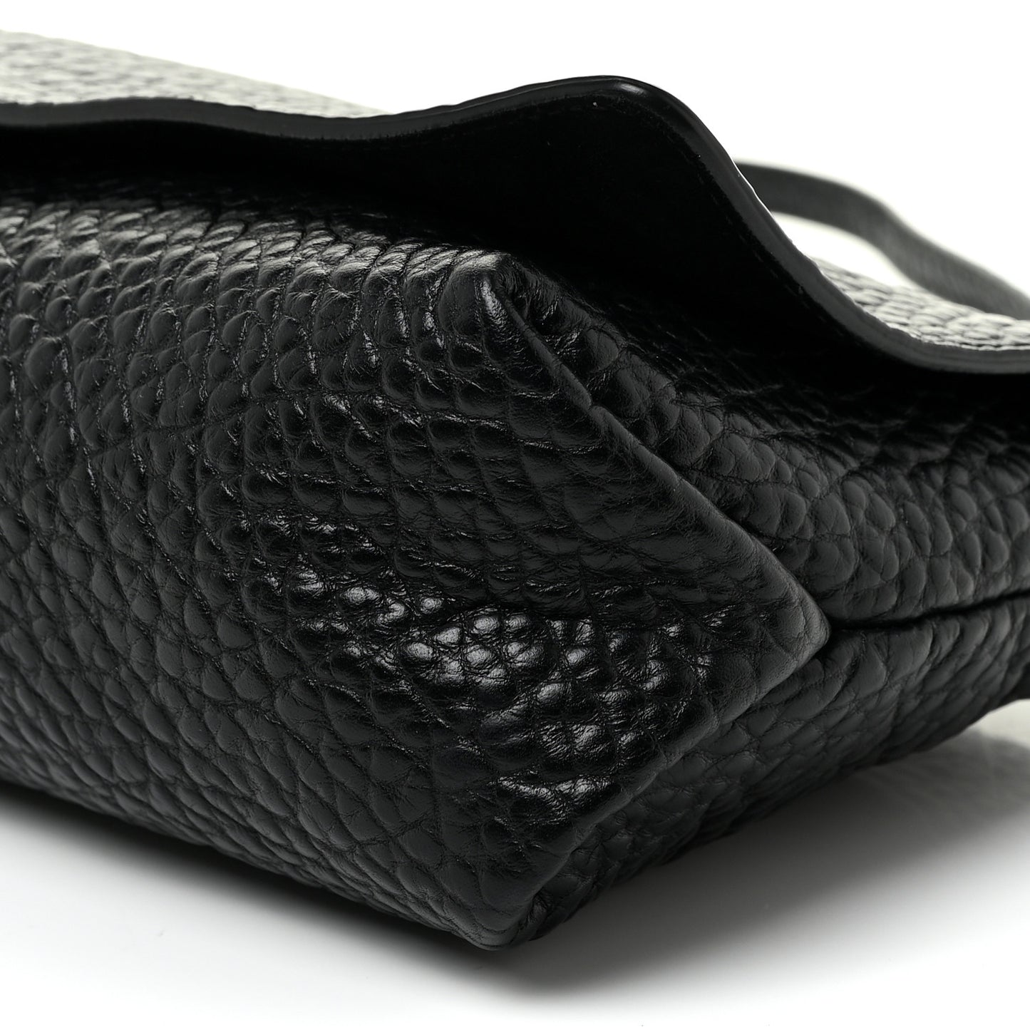 Signature Grain Medium Mildenhall Crossbody Bag Black