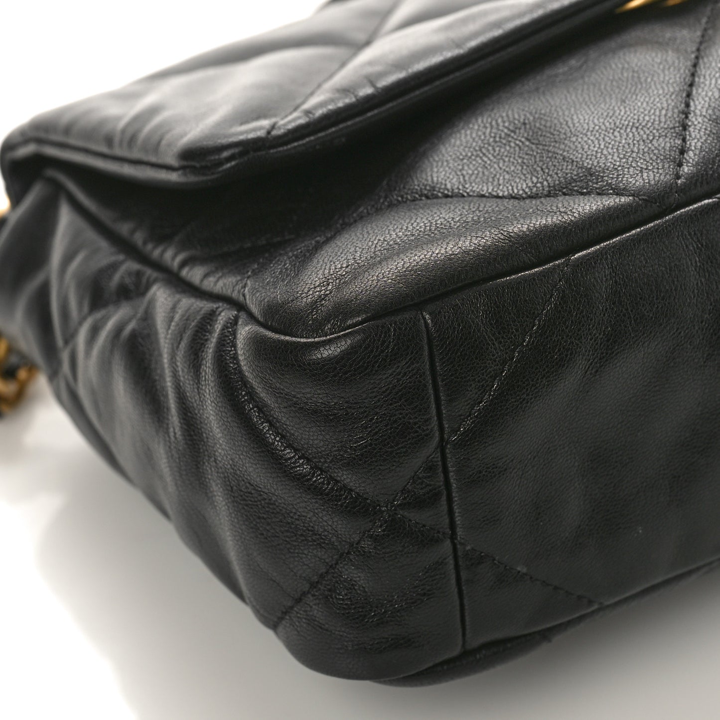 Lambskin Quilted Medium Chanel 19 Flap Black