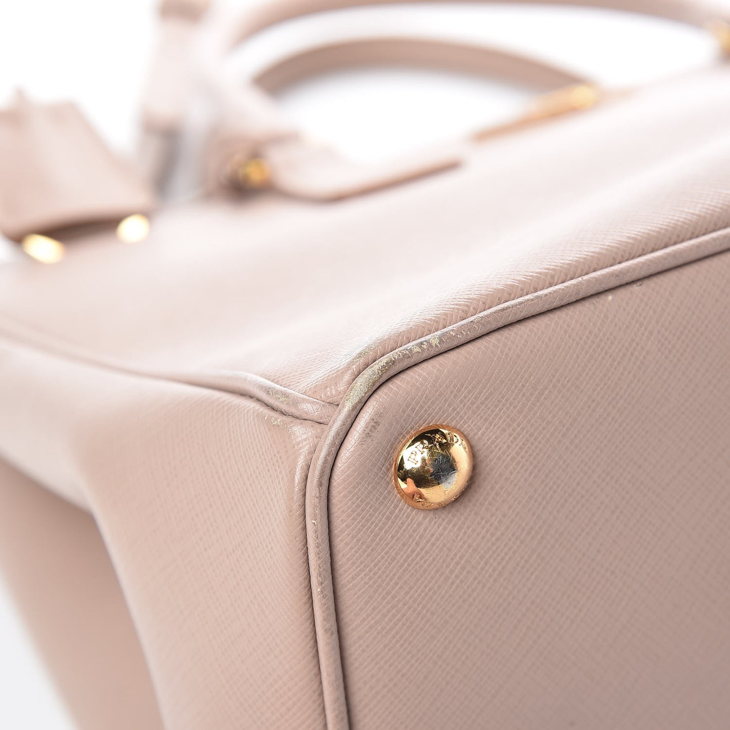 Saffiano Medium Galleria Double Zip Tote Cammeo