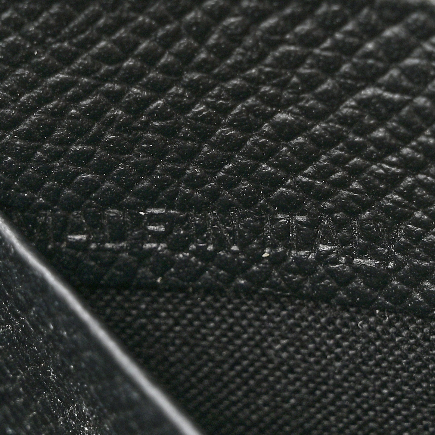 Signature Grained Calfskin Graffiti BB Chain Wallet Black Multicolor