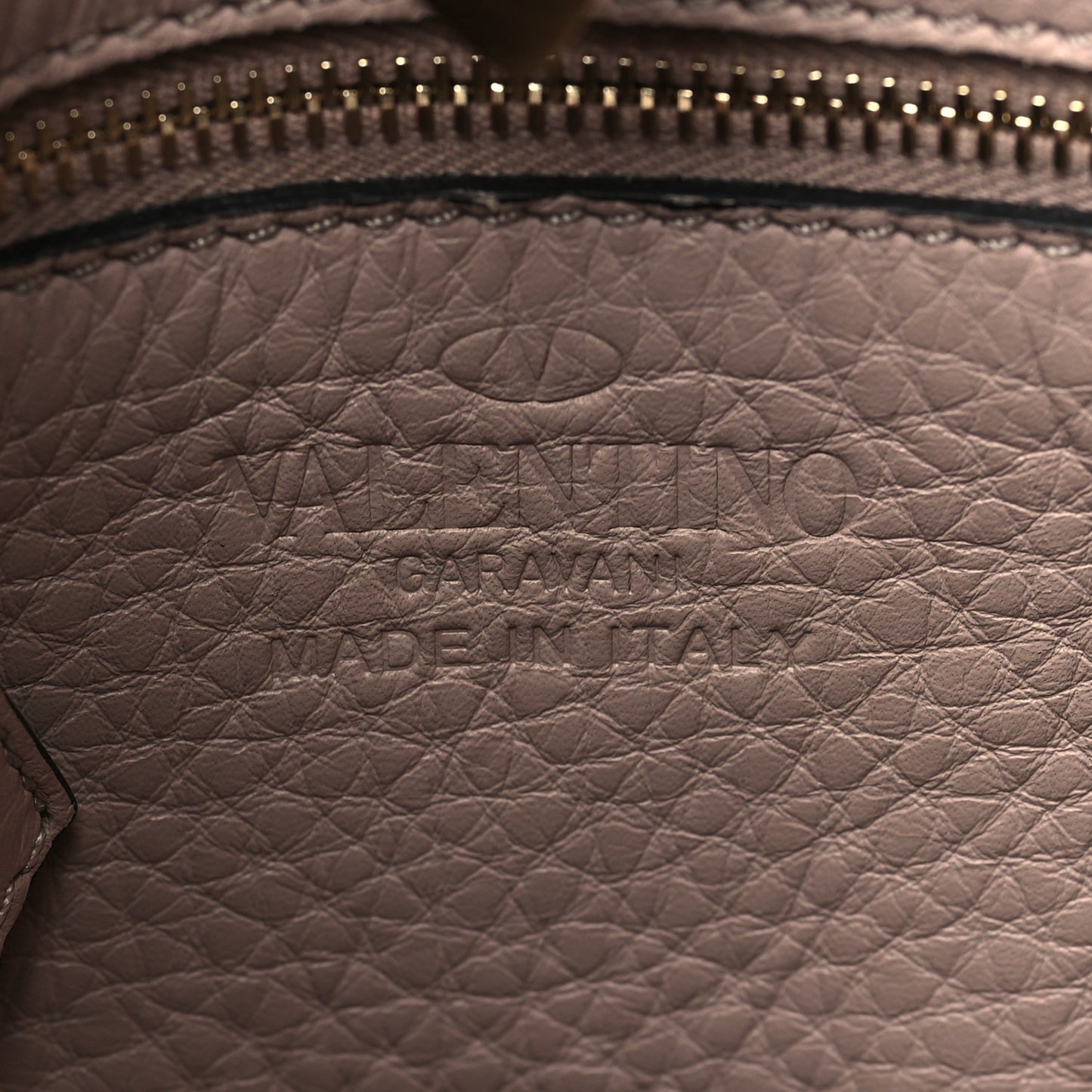 Pebbled Calfskin Mini Rockstud Flip-Lock Messenger Bag Poudre