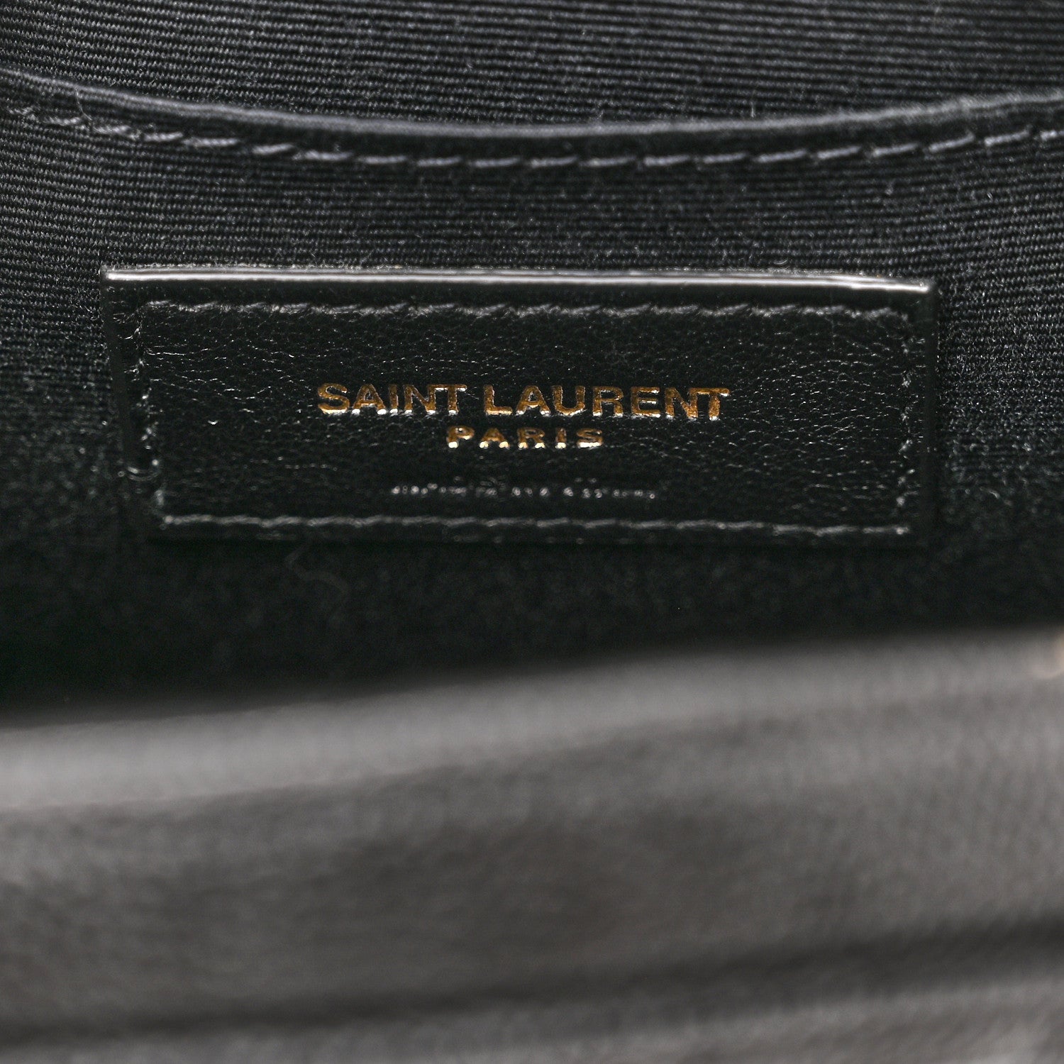 Saint Laurent Grain De Poudre Matelasse Chevron Quilted Round Vinyle Camera Bag Black 6 of 9