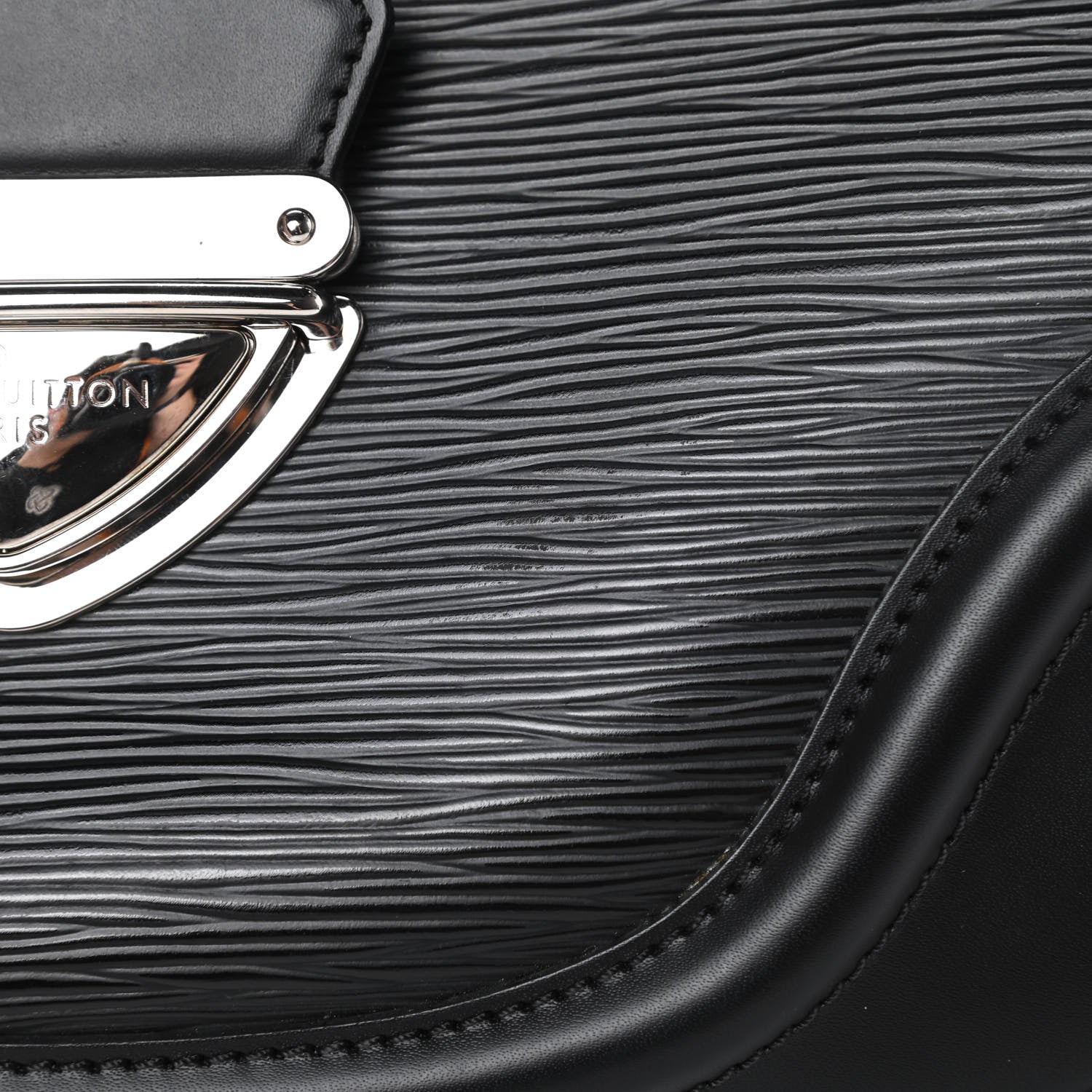 Louis Vuitton Epi Montaigne Sac Black 11 of 12