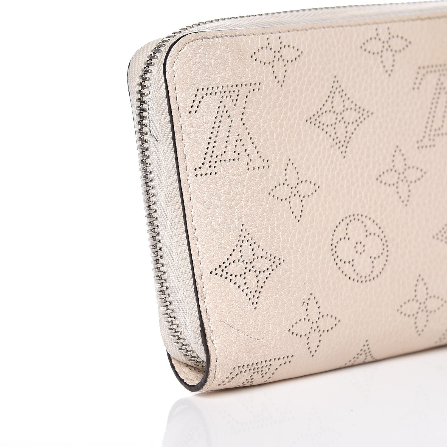 Louis Vuitton Mahina Zippy Wallet Ivory 14 of 18