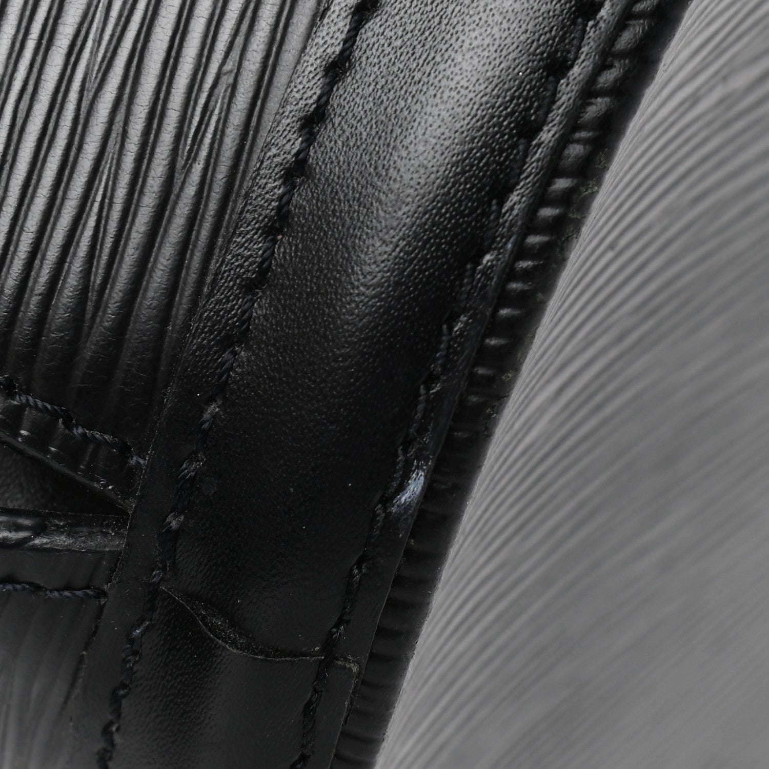 Louis Vuitton Epi Cluny Black 5 of 5