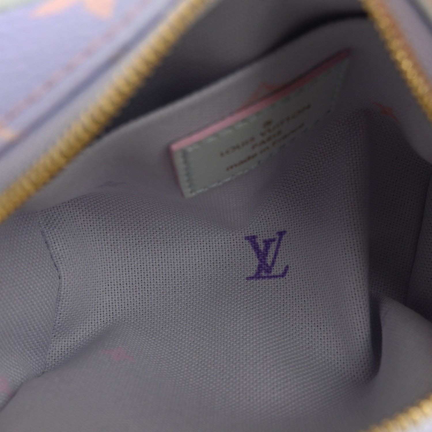 Louis Vuitton Monogram Giant Spring In The City Wapity Case Sunrise Pastel Sunrise Pastel 5 of 6