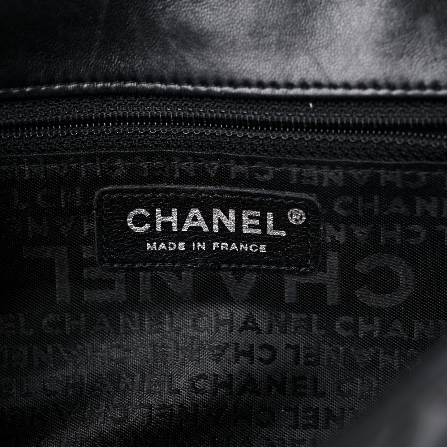 Lambskin Mini Lady Graphic Flap Black