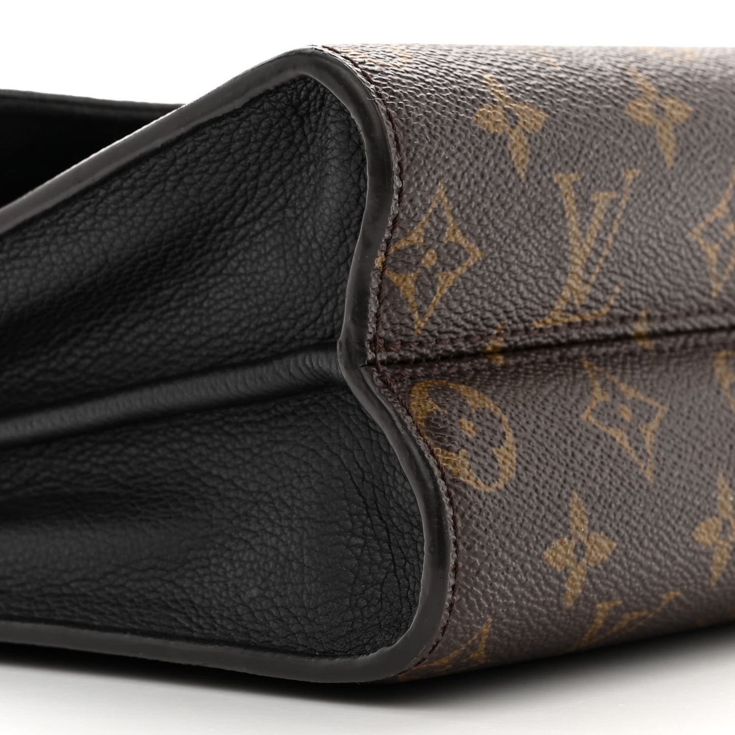 Monogram Victoire Black
