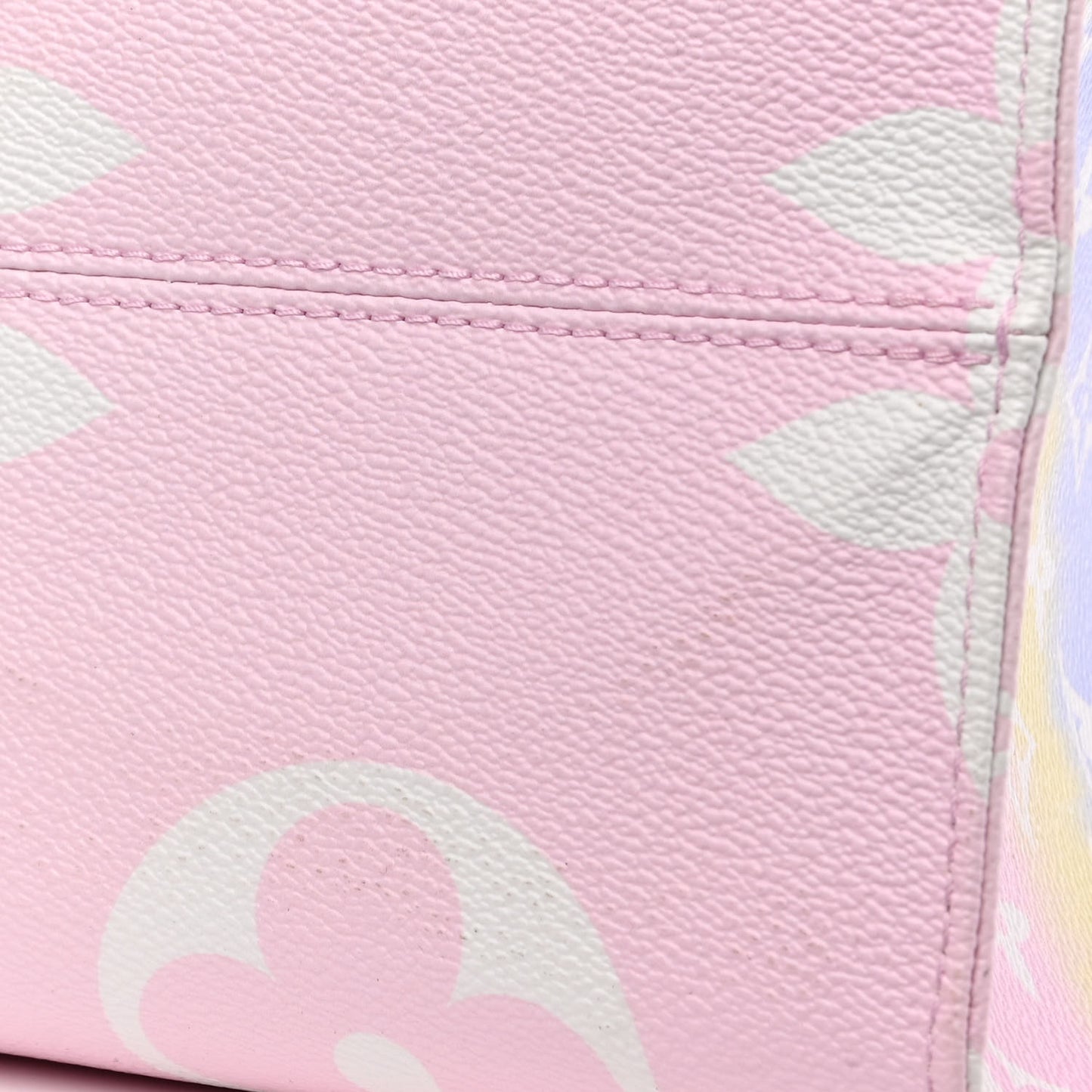 Monogram Escale Onthego GM Pastel