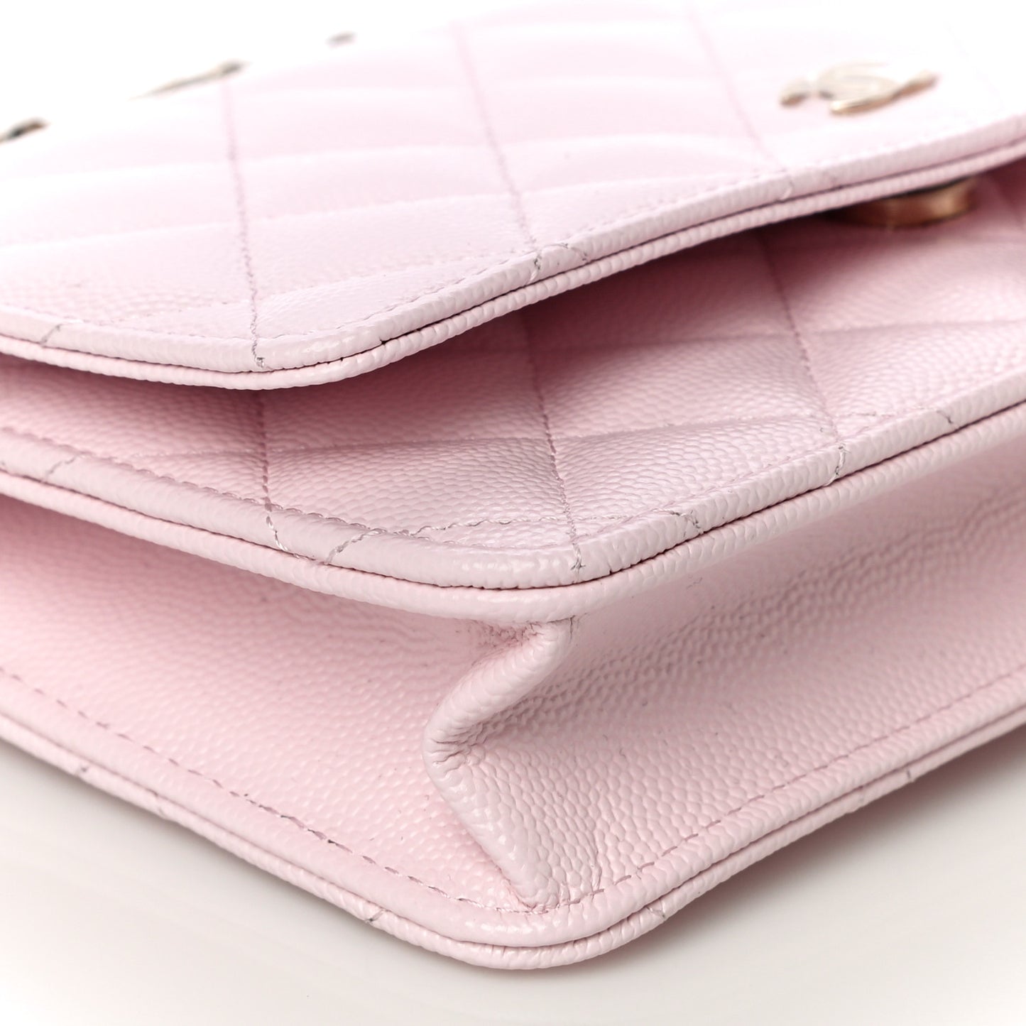 Caviar Quilted Wallet On Chain WOC Light Pink