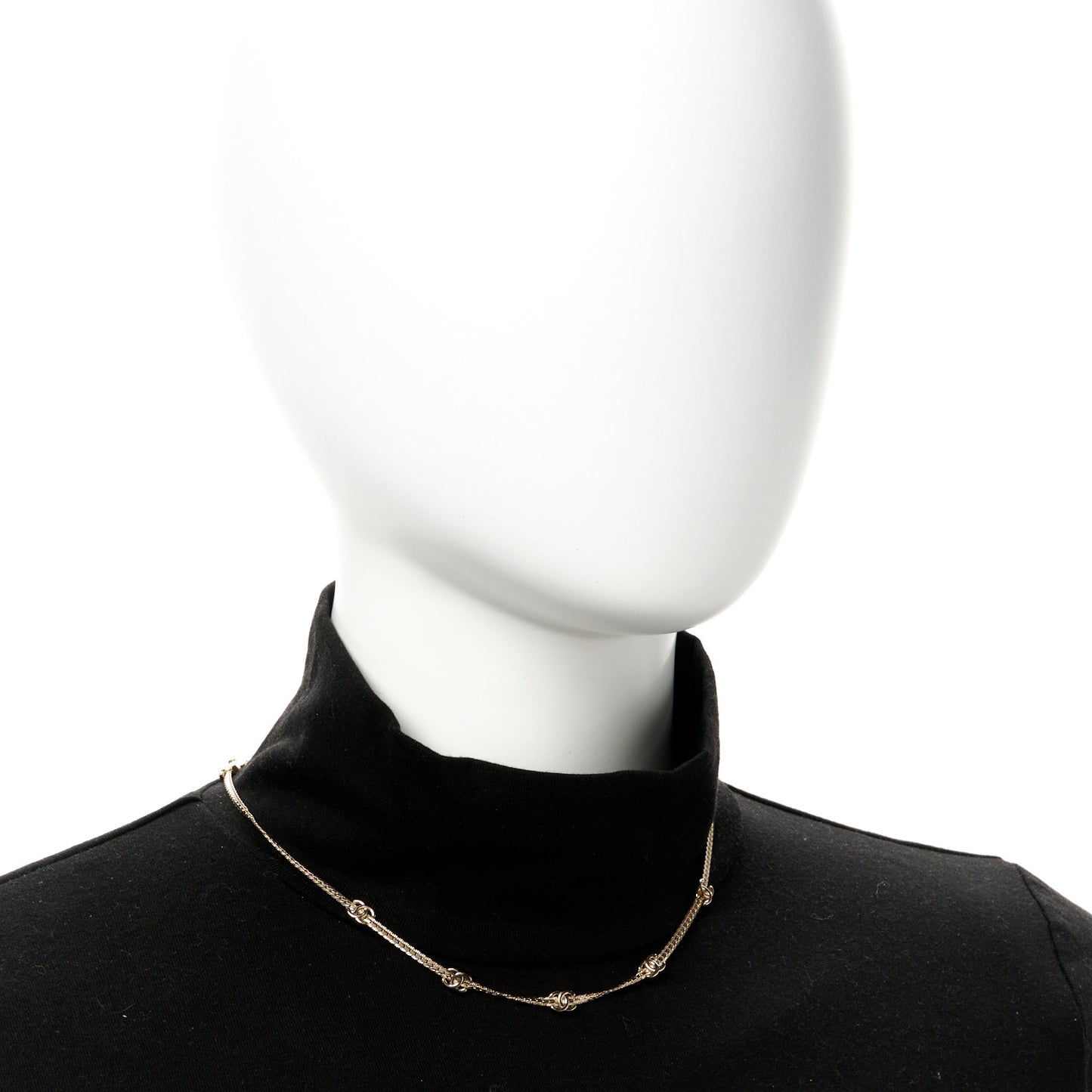 Metal CC Short Chain Necklace Gold