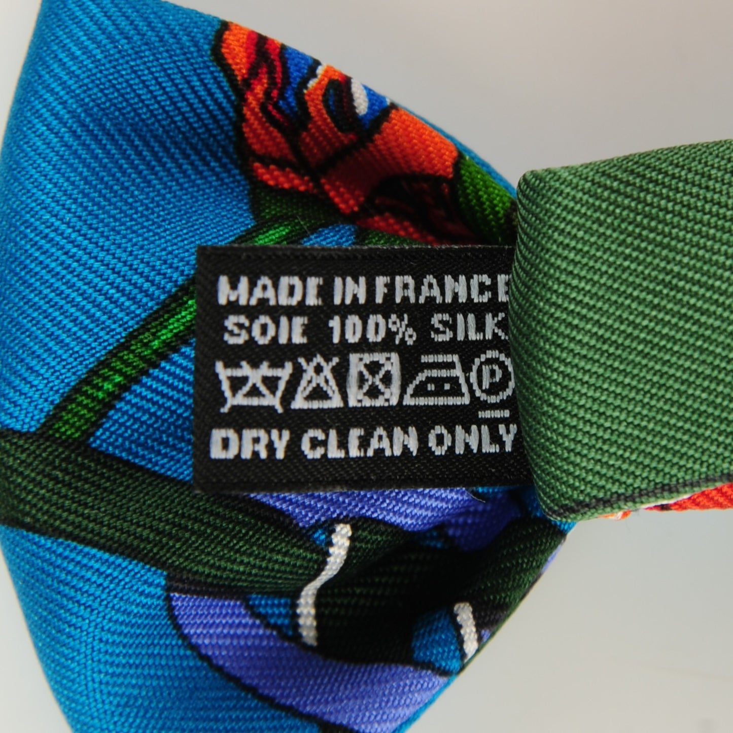 Silk Twill Flots, Fleurs Et Frontaux Mini Bow Tie