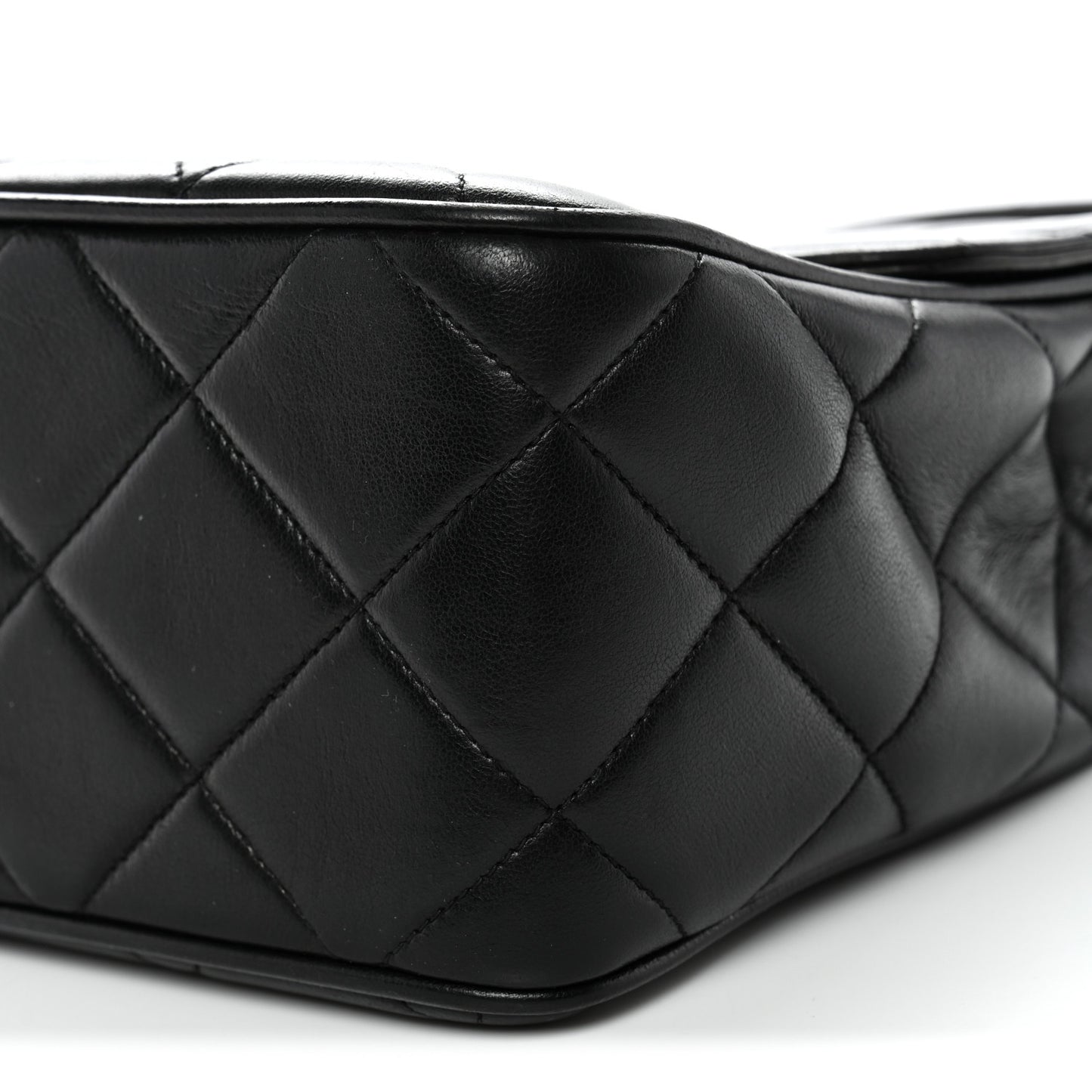 Lambskin Quilted Medium Single Flap Black