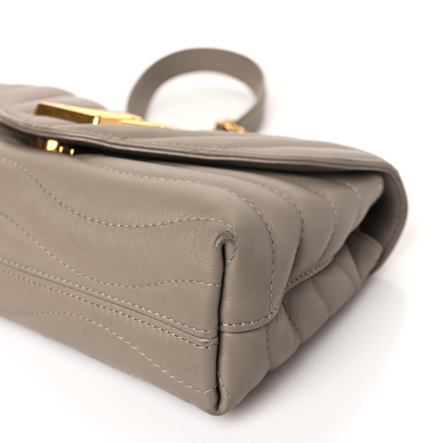 LOUIS VUITTON ビジネスバッグ グレー/ベージュ Louis Vuitton Calfskin LV New Wave Chain Bag Taupe 1379877